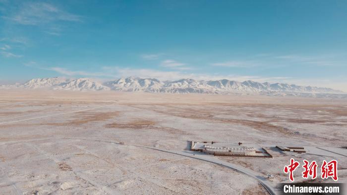 圖為冬季茶卡天空壹號景區?！±罱瓕?攝